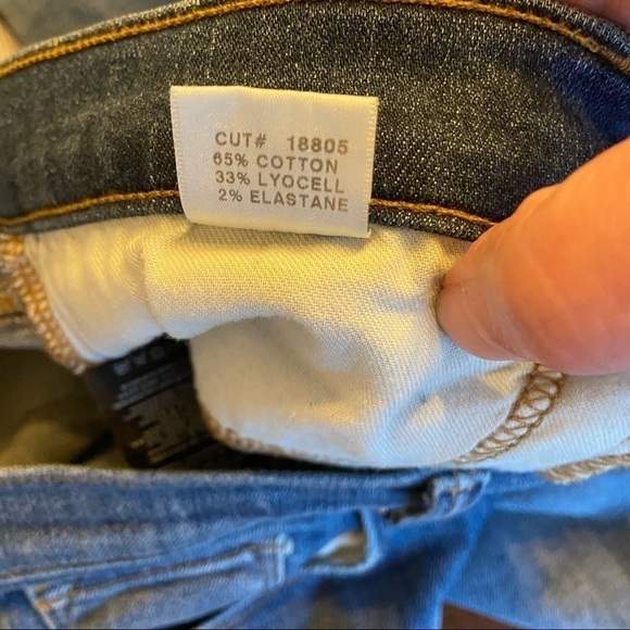 NWOT J Brand Mid-Rise Skinny Jeans Fray Size 32 - Picture 6 of 7